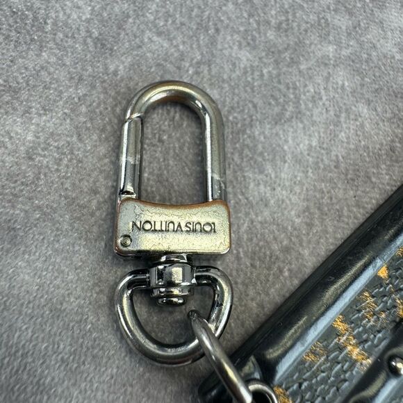 Louis Vuitton Petite Malle Leopard Bag Charm - Picture 4 of 7